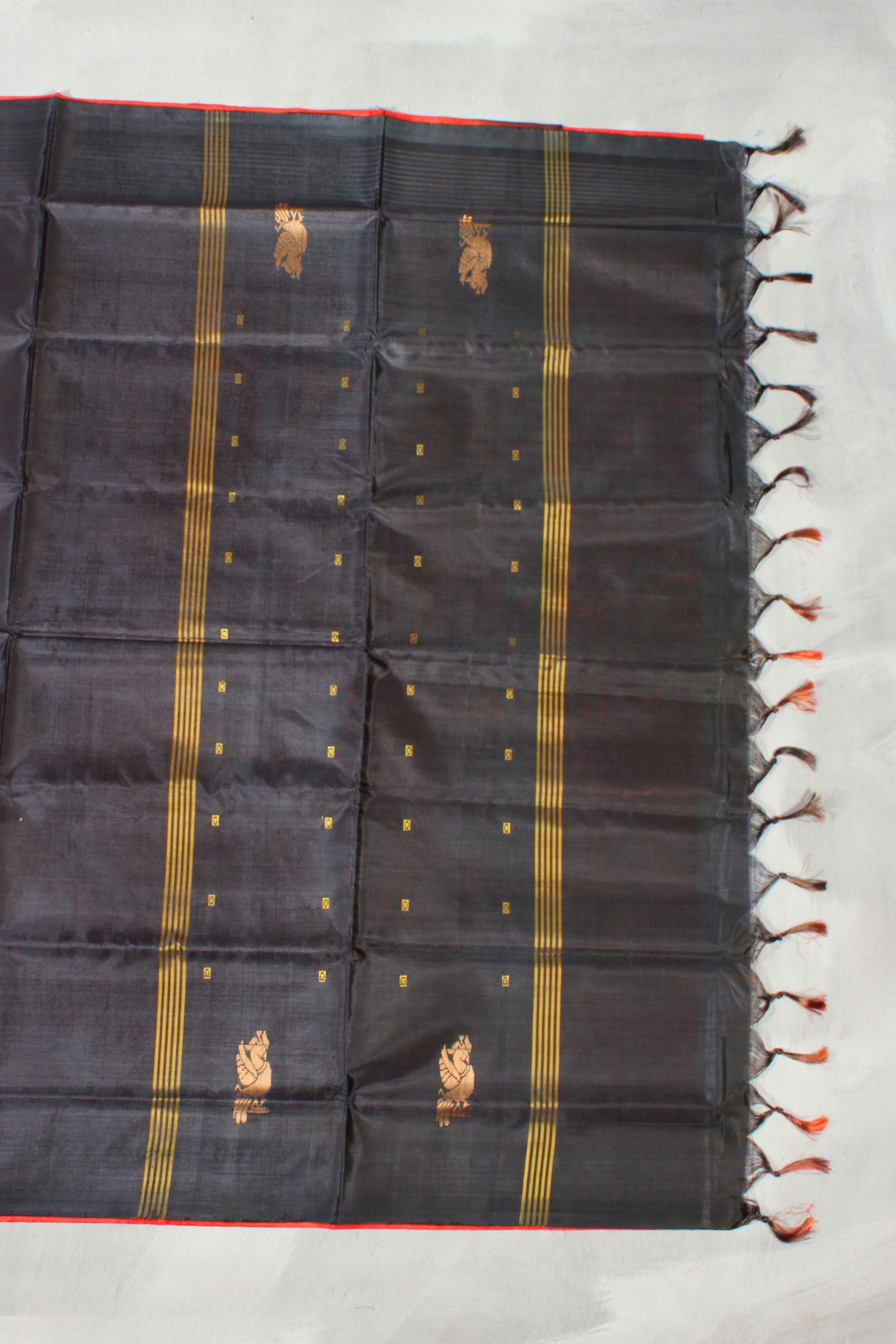Elegant Handwoven Banana Pith Saree - Sustainable & Versatile Ethnic Chic Saree JCS Fashions