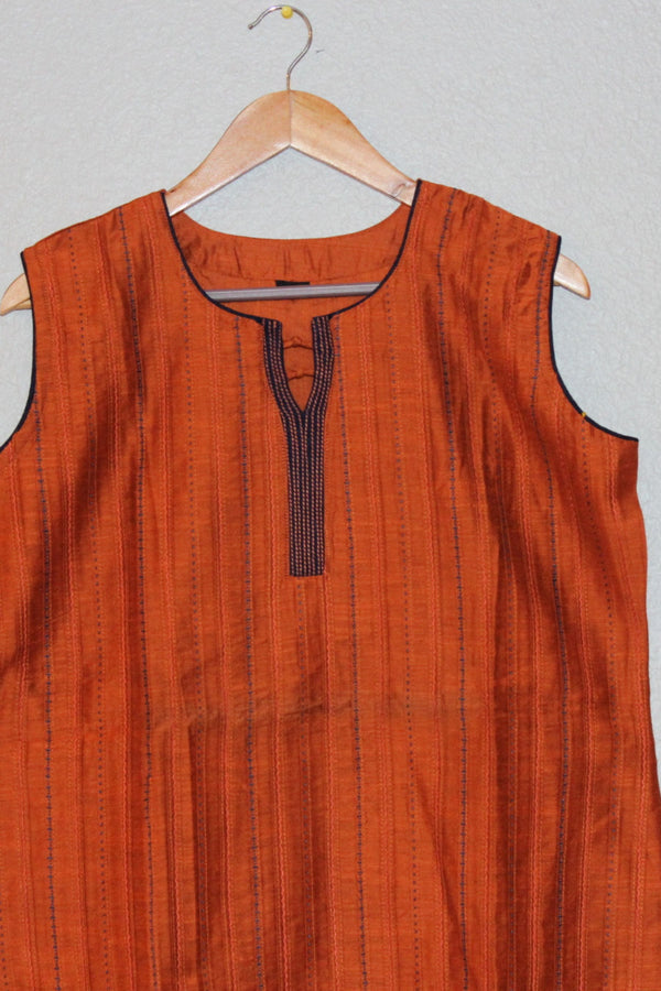 Chic Comfort: Short-Length Cotton Kurti - 29" with Trendy Sleeves