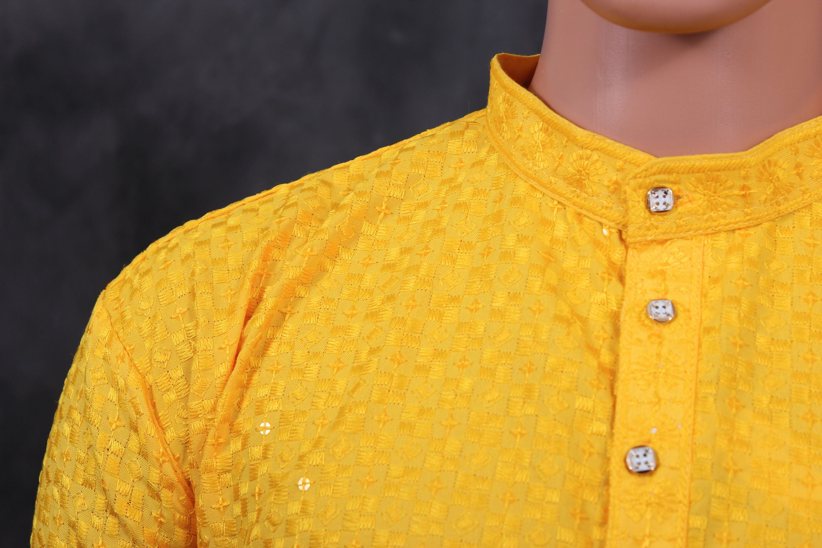 Men's Lakhnavi Kurta: Exquisite Embroidery and Premium Cotton Comfort