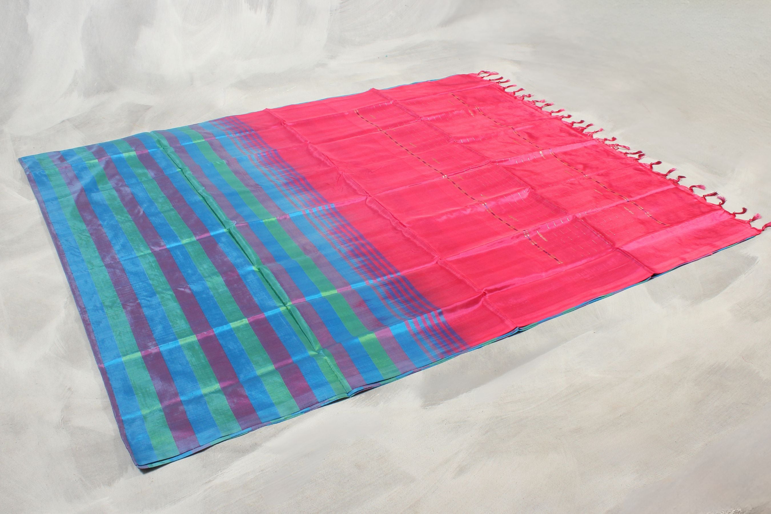 Hand-Woven Banana Pith Saree - Borderless Chic and Sustainable Saree JCS Fashions
