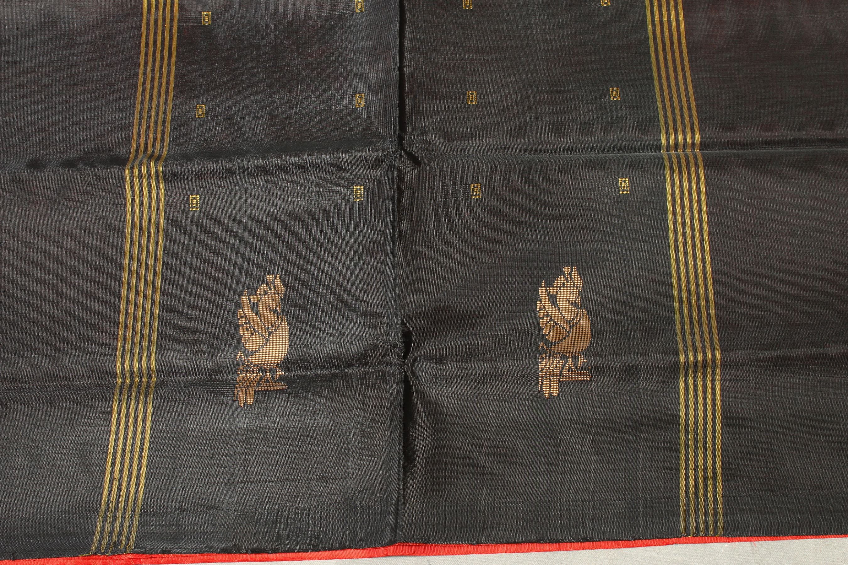 Elegant Handwoven Banana Pith Saree - Sustainable & Versatile Ethnic Chic Saree JCS Fashions