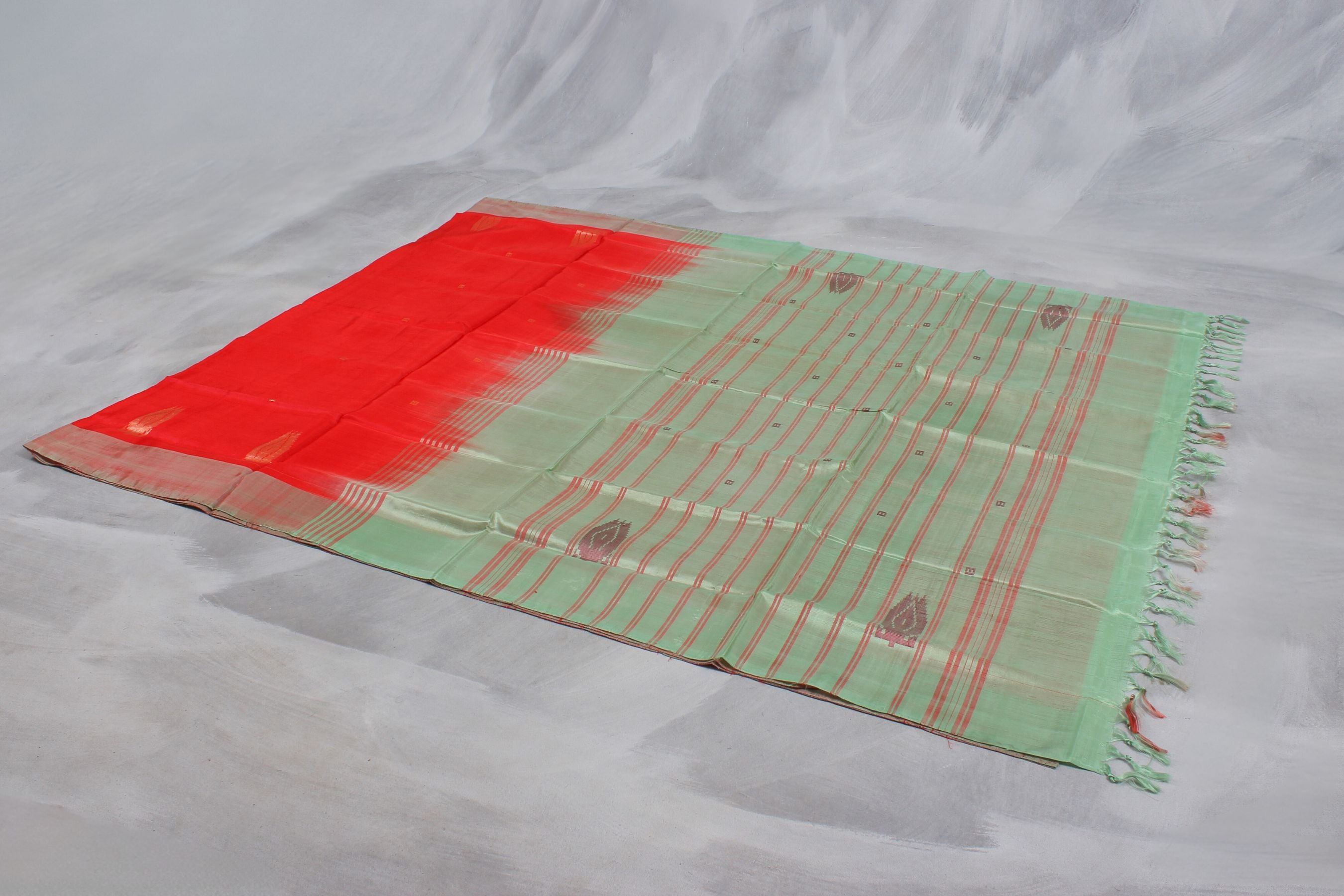 Sustainable Handwoven Vaazhai Naar Saree - Eco-Friendly Elegance Saree JCS Fashions