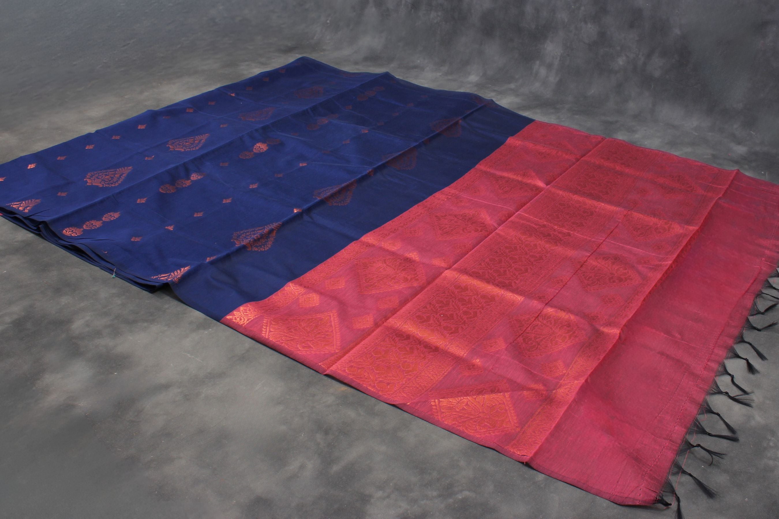 Exquisite Pure Silk-Cotton Saree: Lightweight Elegance with Large Motifs Saree JCS Fashions
