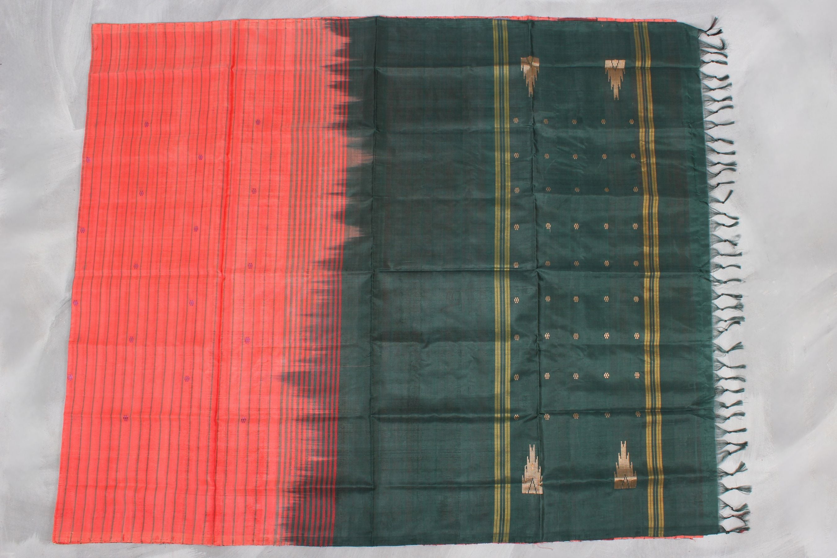 Eco-Chic Borderless Banana Pith Saree - Handcrafted Sustainable Elegance Saree JCS Fashions