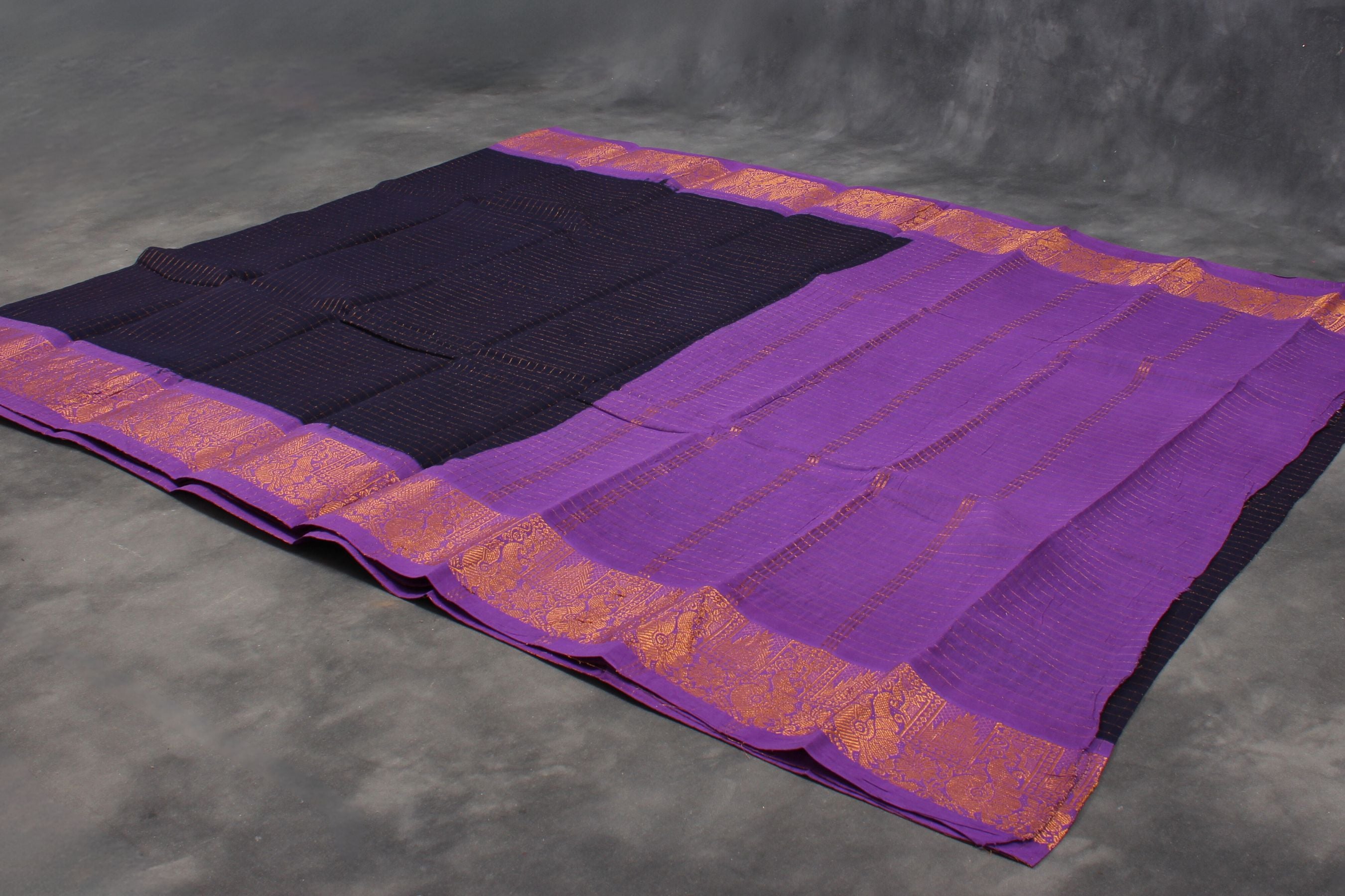 Madurai Sungudi Pure Cotton Saree with Zari Border – Traditional Elegance Saree JCS Fashions
