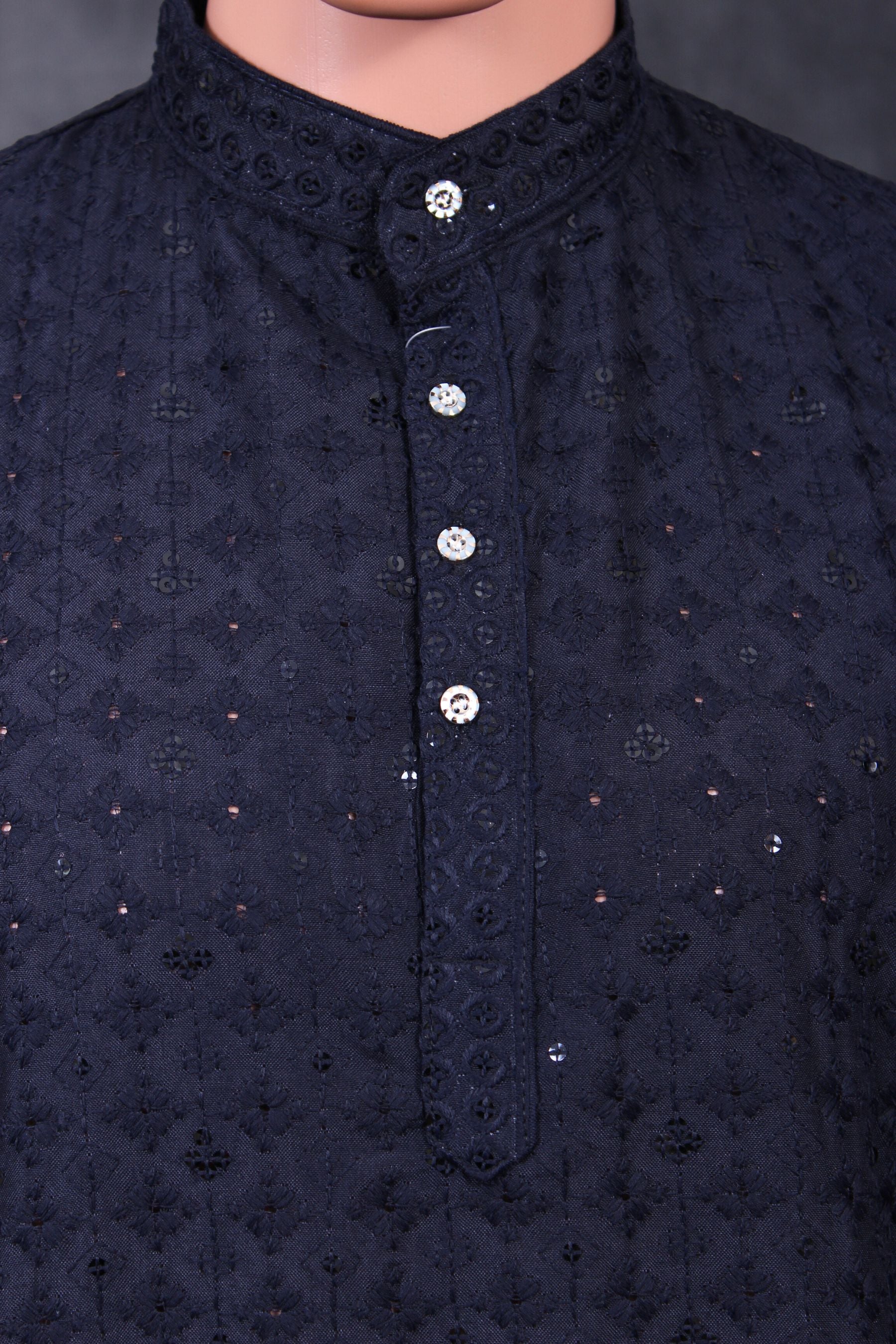Men's Lakhnavi Kurta: Exquisite Embroidered Chikankari Craftsmanship