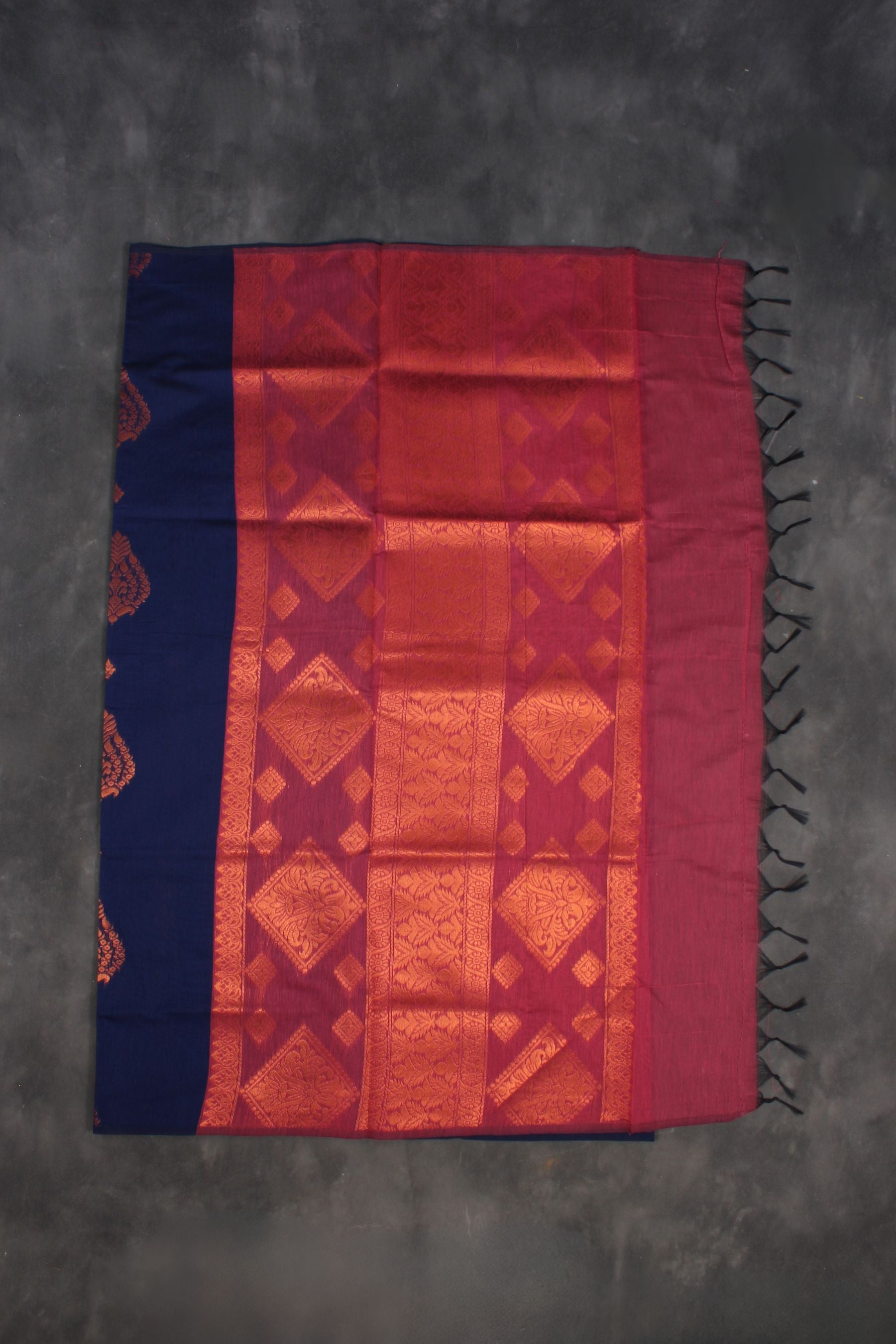 Exquisite Pure Silk-Cotton Saree: Lightweight Elegance with Large Motifs Saree JCS Fashions
