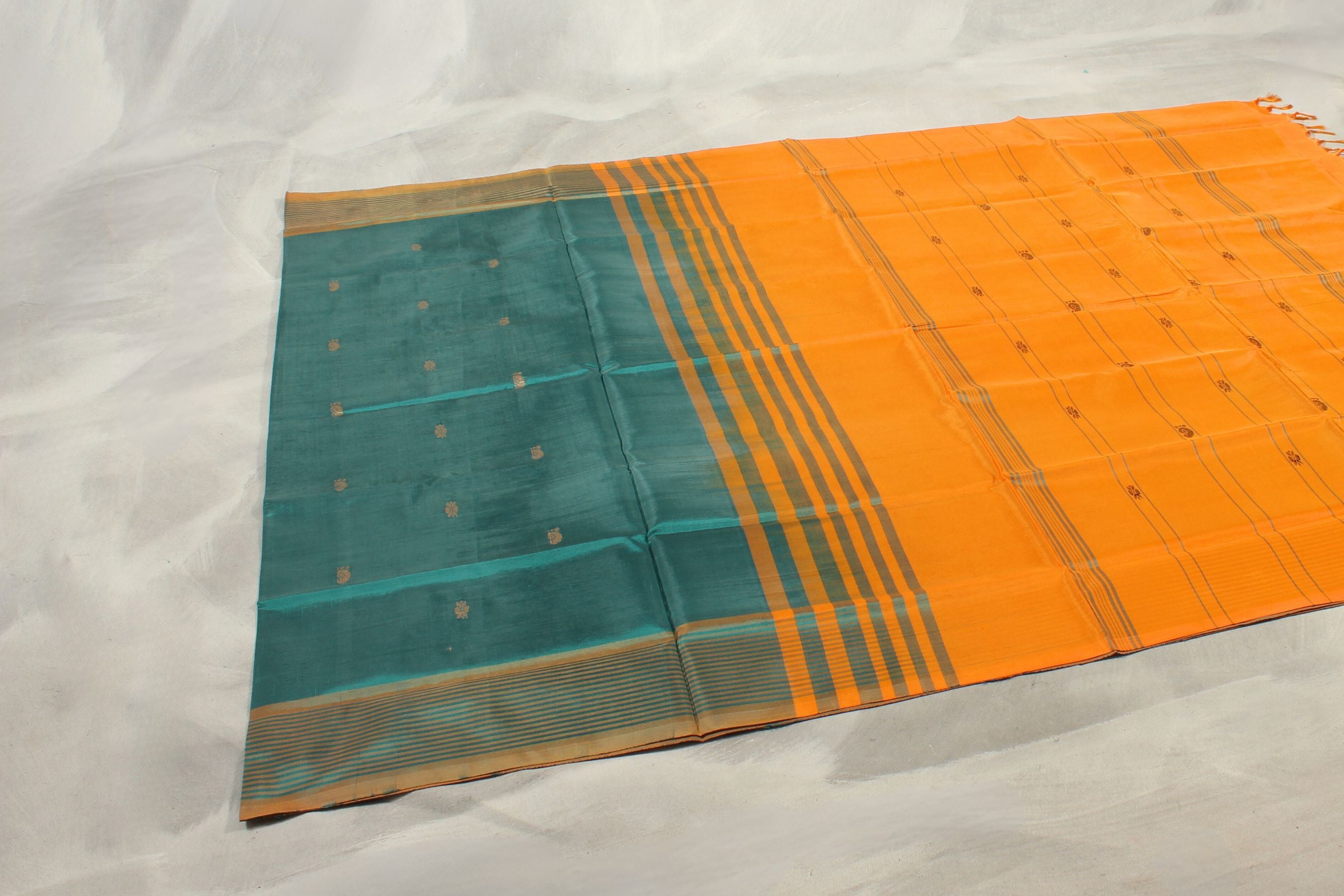 Eco-friendly Borderless Banana Pith Saree – Handwoven Beauty |JCSFashions Saree JCS Fashions