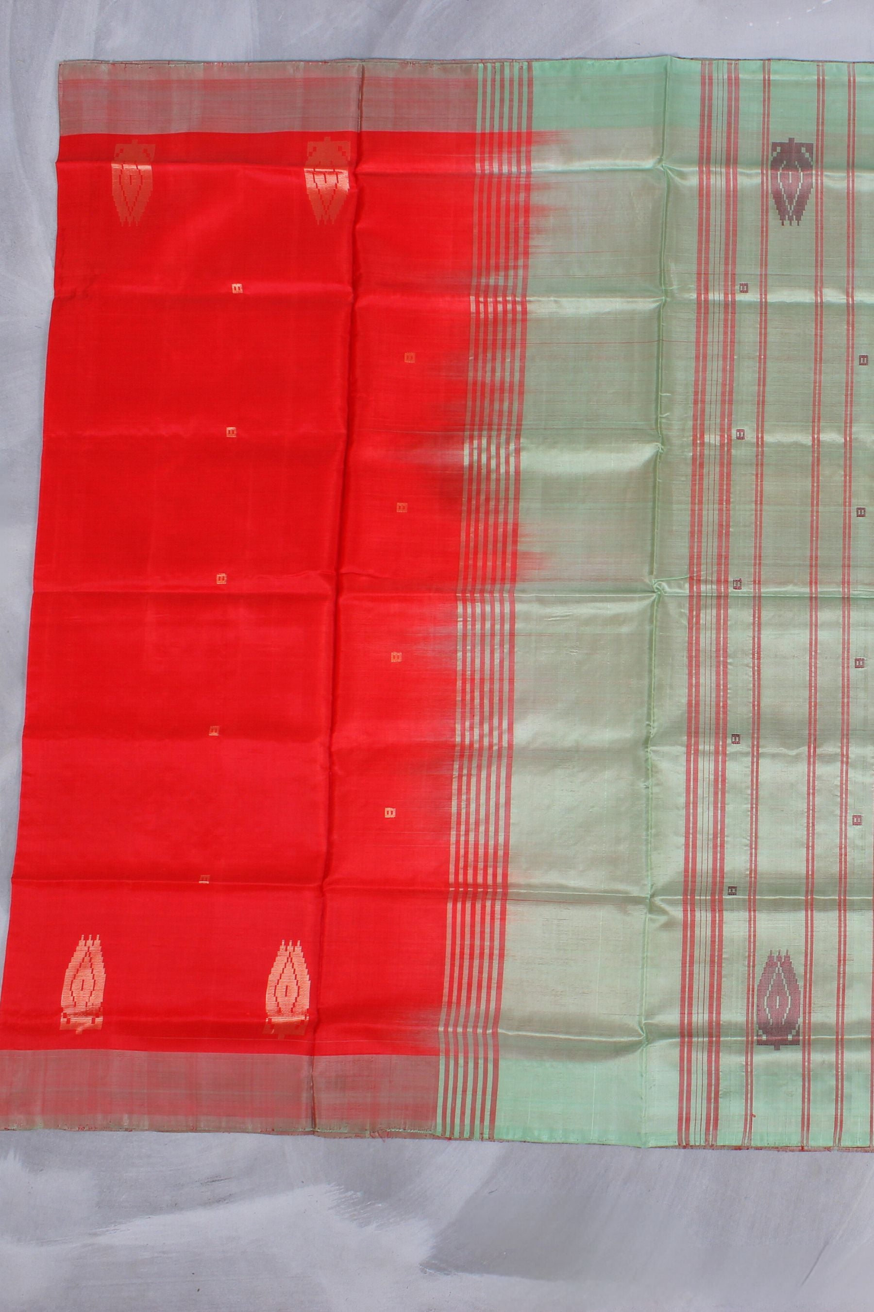 Sustainable Handwoven Vaazhai Naar Saree - Eco-Friendly Elegance Saree JCS Fashions