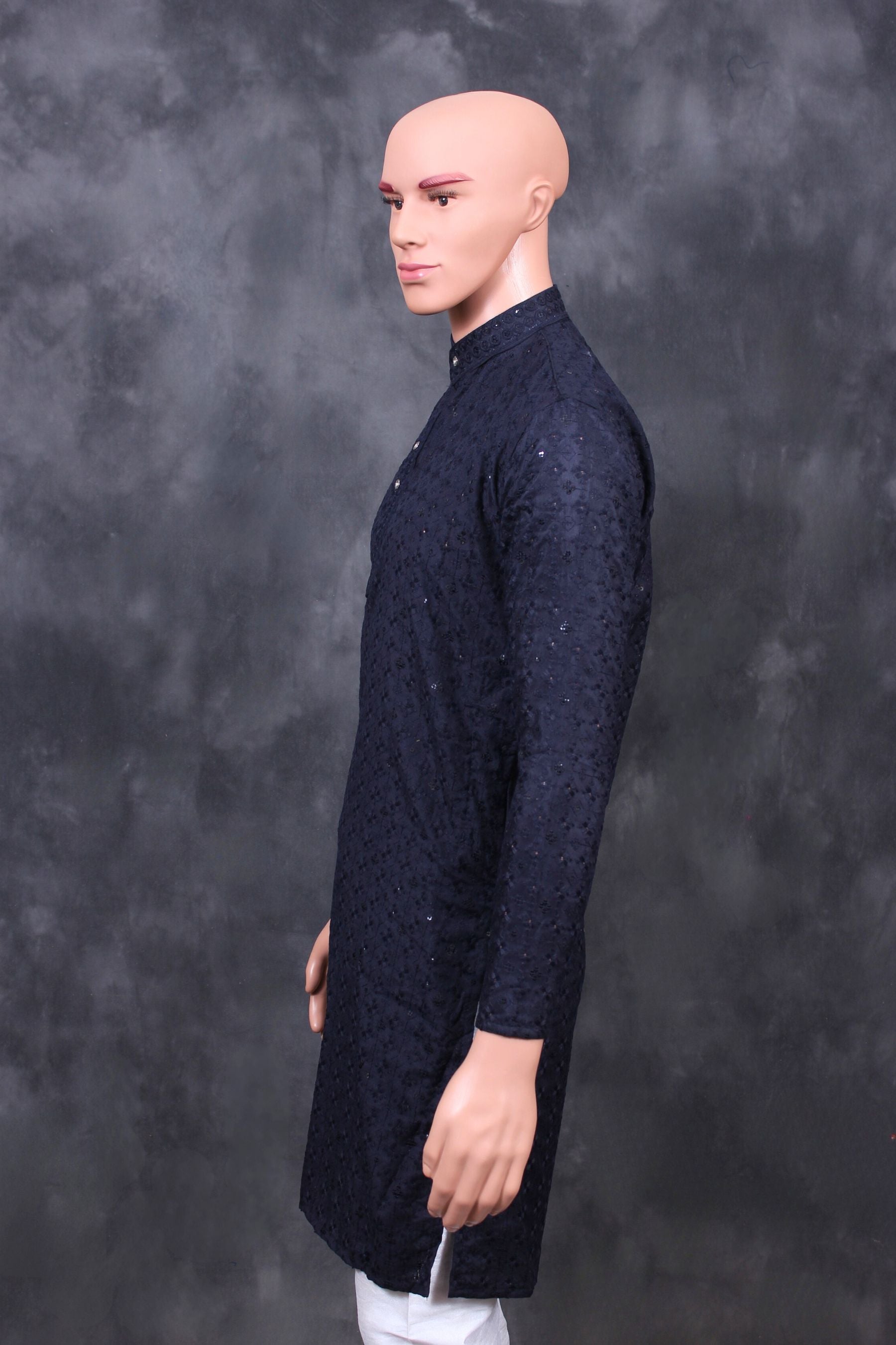 Men's Lakhnavi Kurta: Exquisite Embroidered Chikankari Craftsmanship