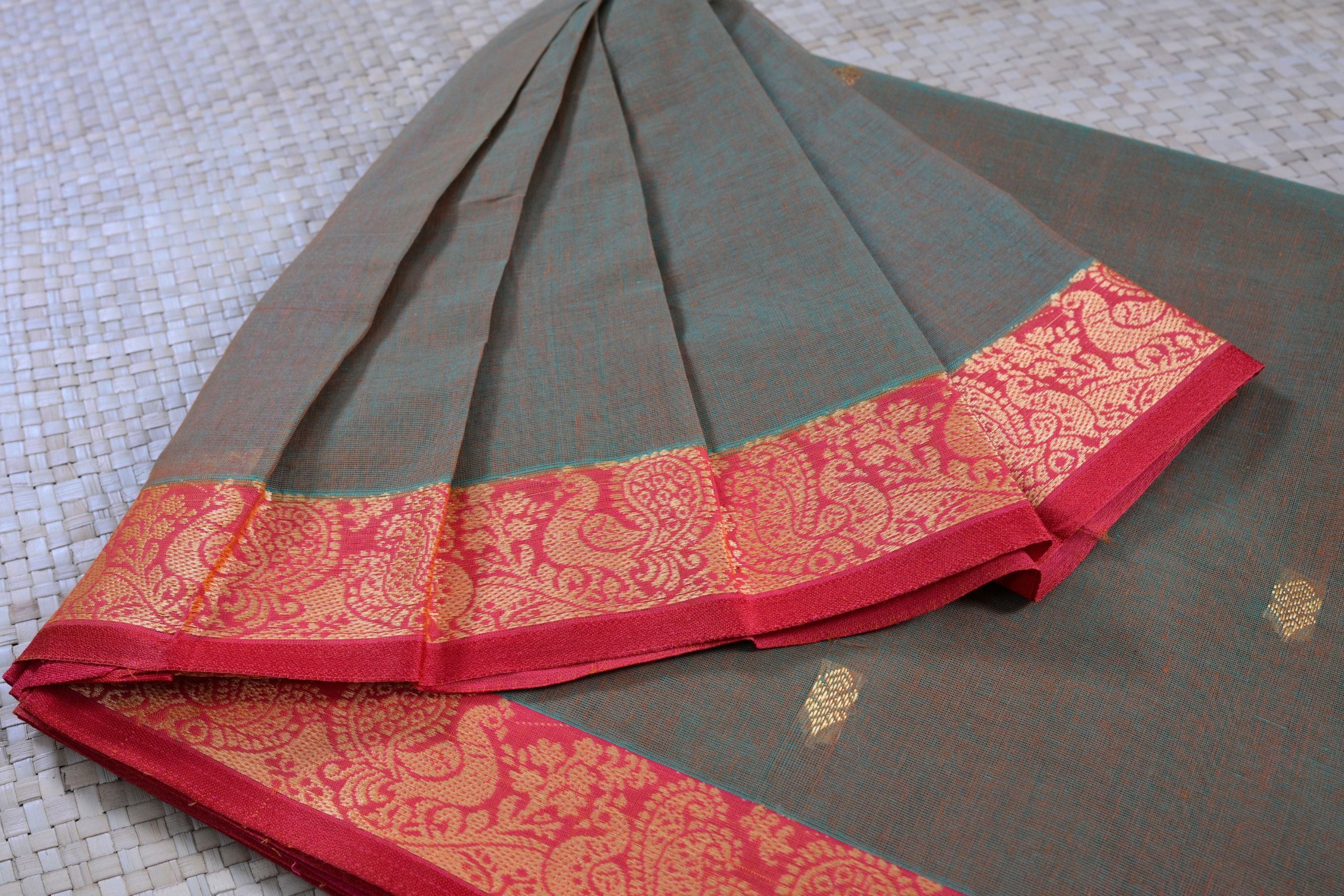 Elegant 100% Cotton Saree with Richly Woven Pallu - Indian Aesthetics Saree JCS Fashions