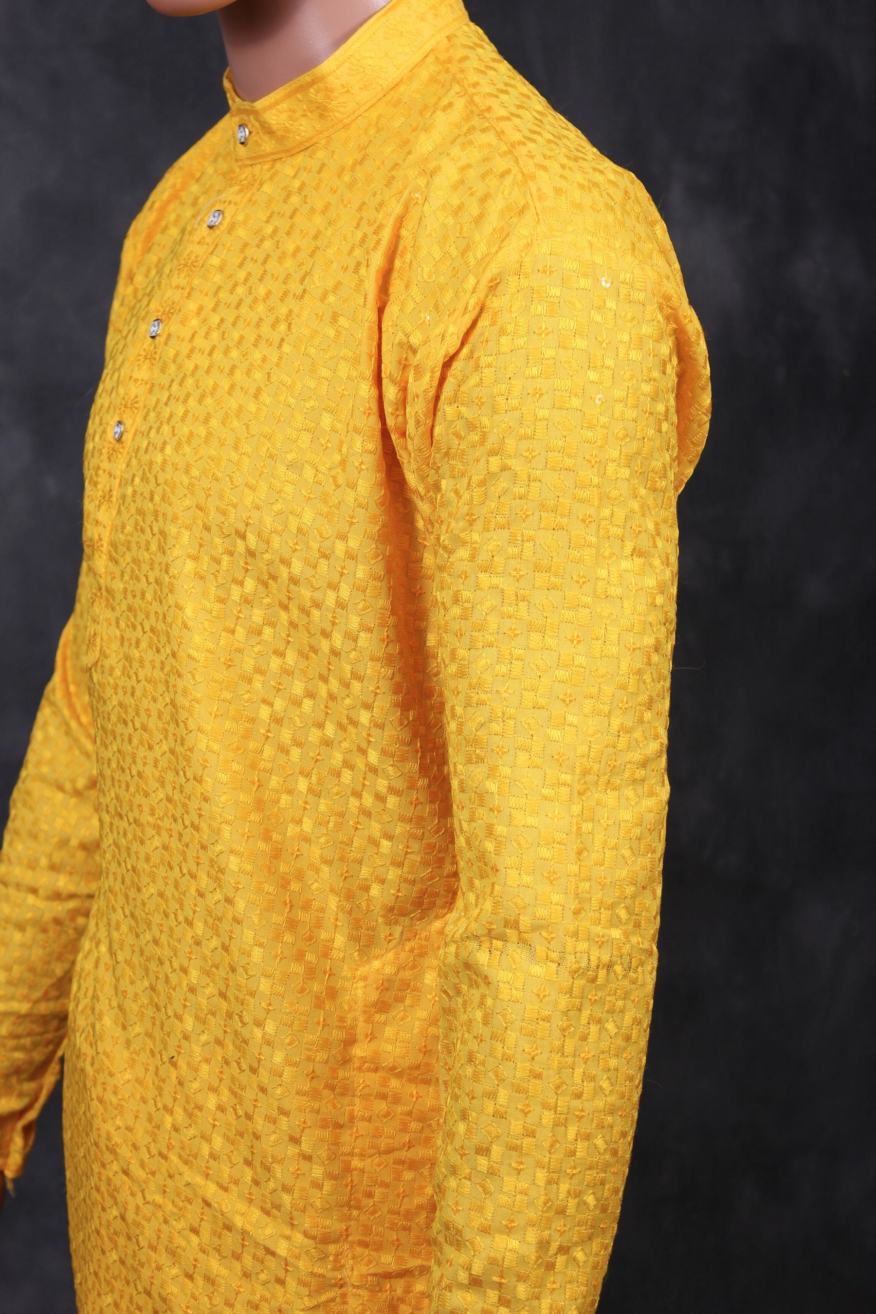 Men's Lakhnavi Kurta: Exquisite Embroidery and Premium Cotton Comfort