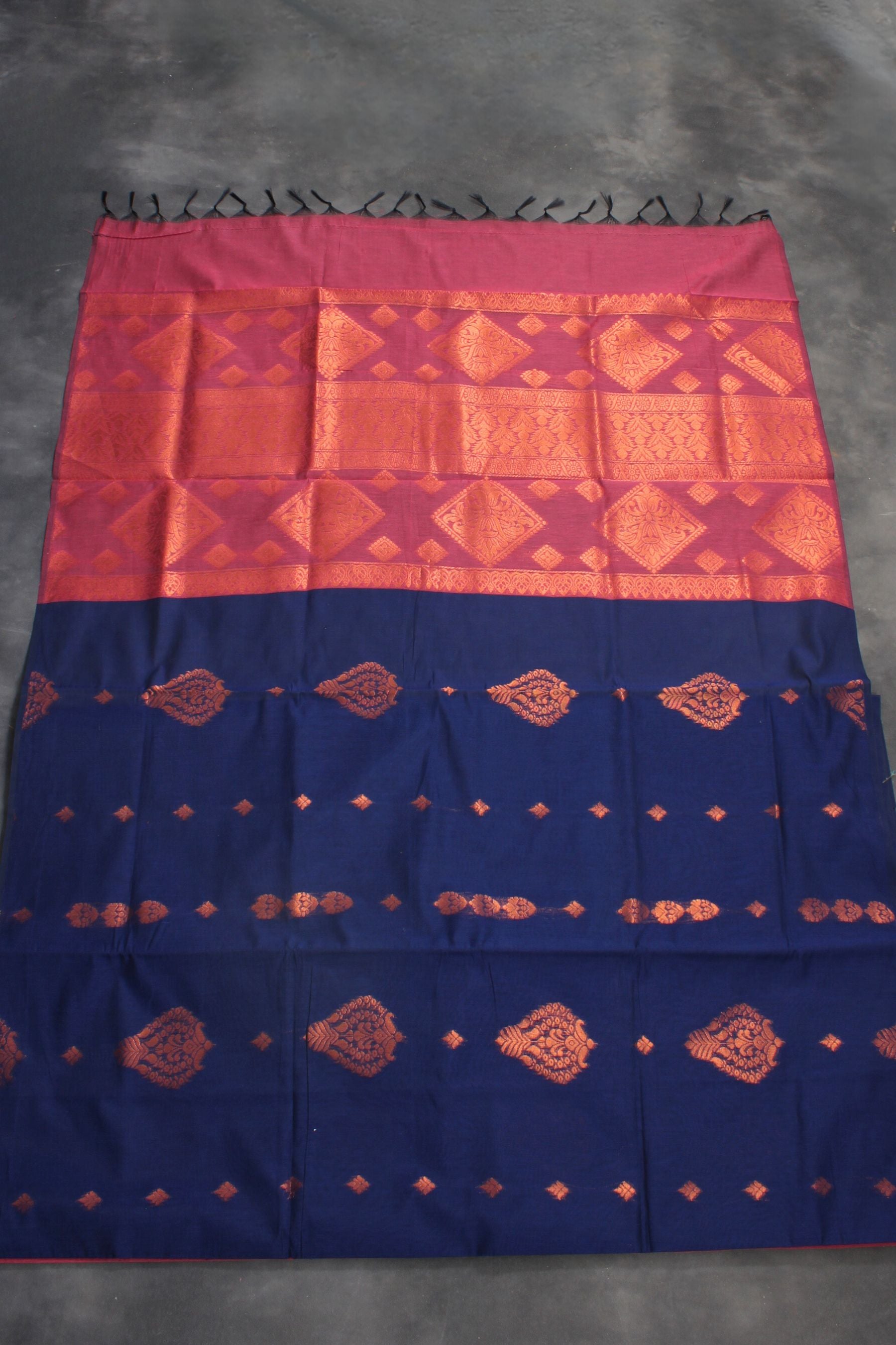 Exquisite Pure Silk-Cotton Saree: Lightweight Elegance with Large Motifs Saree JCS Fashions