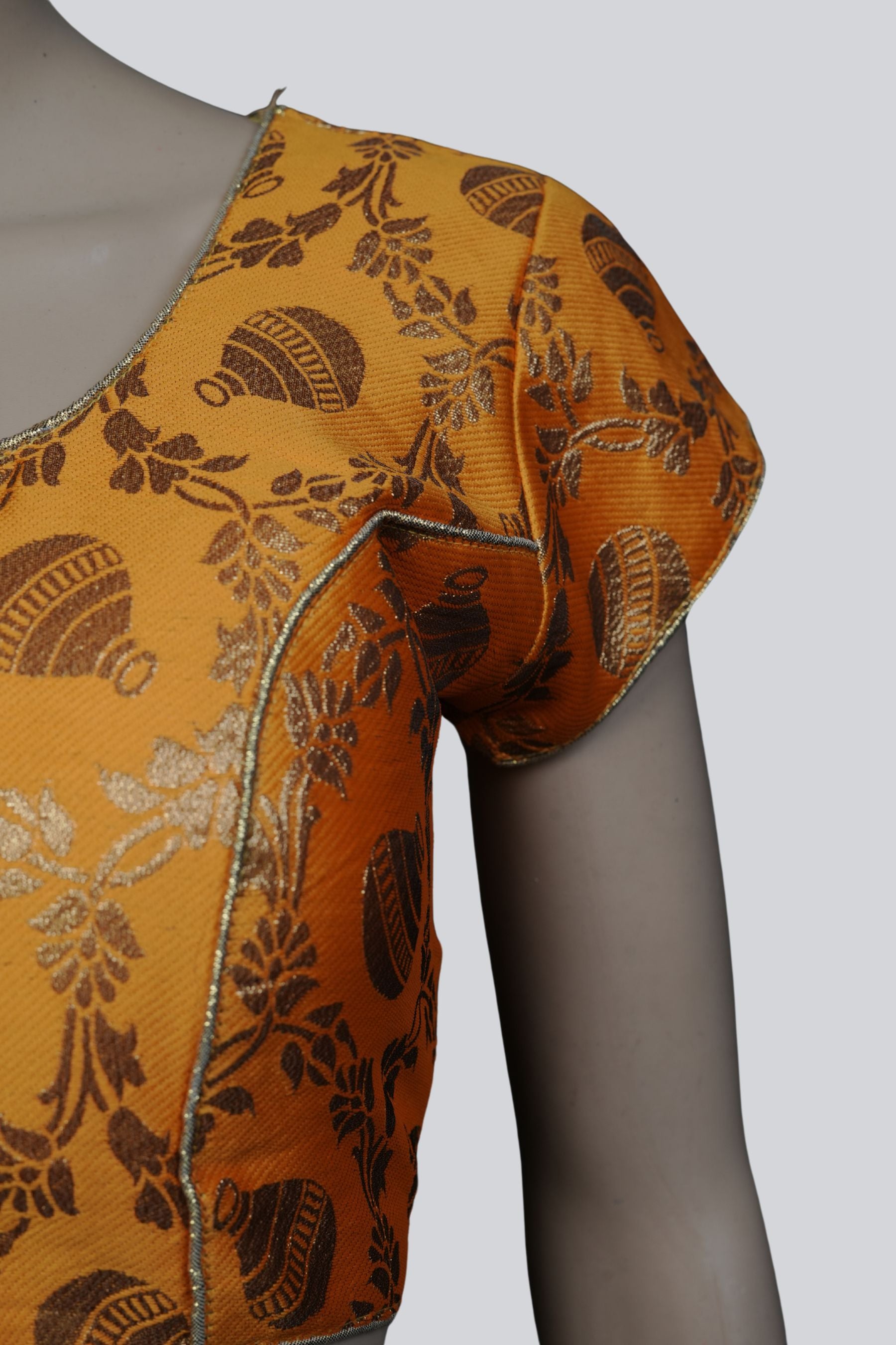 Elegant Threads: Discover Timeless Style with JCSFashions' Brocade Blouse Blouse JCS Fashions