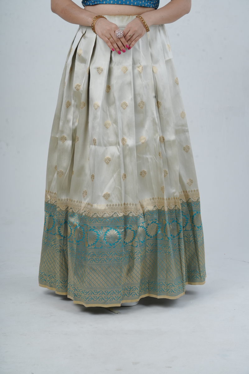 Luxurious Kanchipuram Silk Lehenga with Gleaming Zari Border
