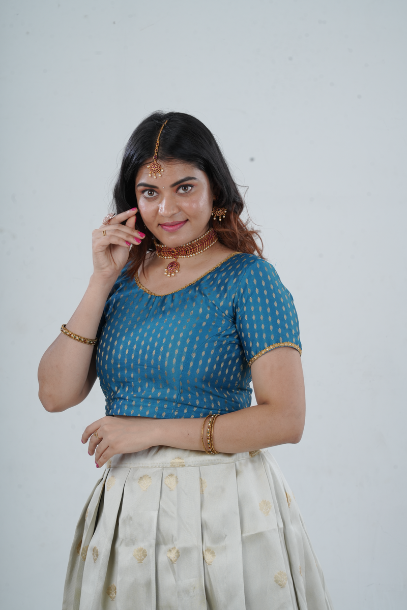 Luxurious Kanchipuram Silk Lehenga with Gleaming Zari Border