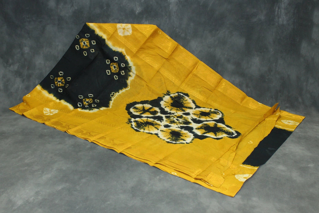 Pure Sungudi Bandhani Saree with Golden Zari Border - Dark Green & Mustard Tie-Dye Saree JCS Fashions