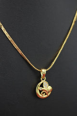 Gold-Tone Textured Chain Necklace with Pendant and Enamel Finish for Traditional Wear