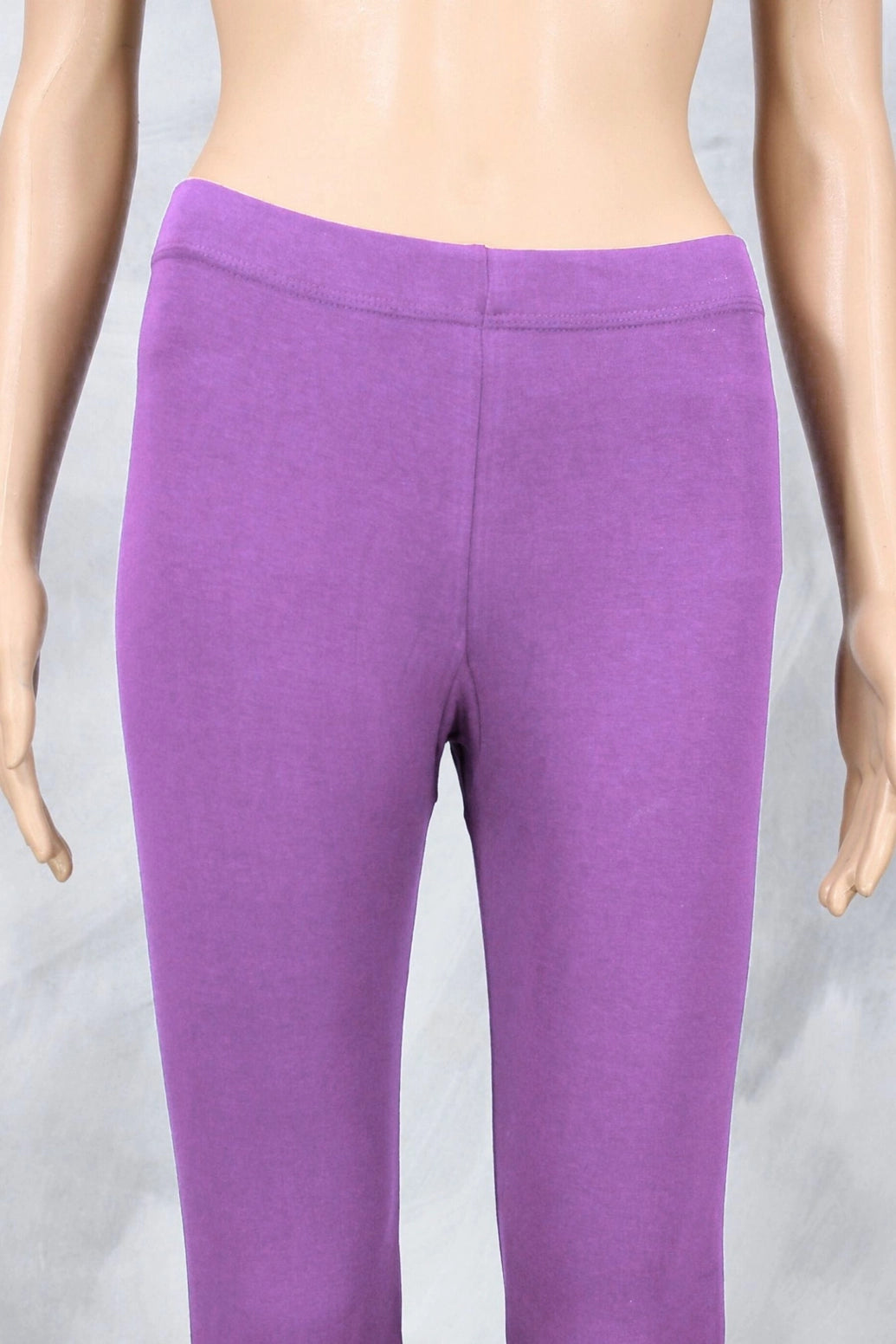 Lilac Ankle Length Ankle Leggings in 4-Way Lycra, Smooth Finish Silicon Wash