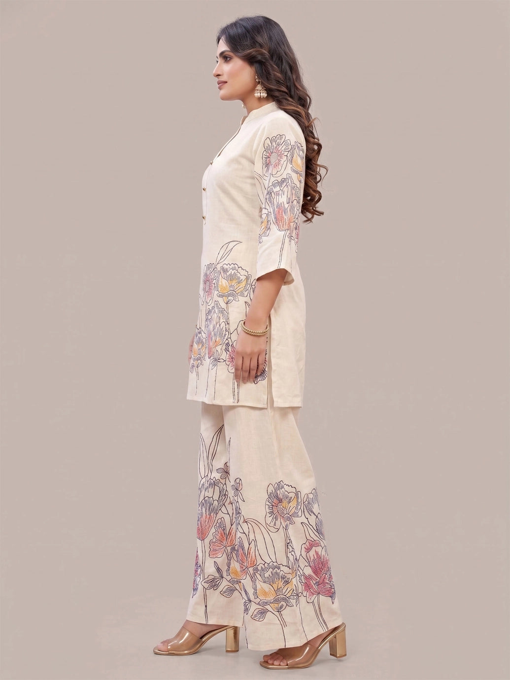 Khadi Reyon 2 pcs Co-ord set. Top and pant with Elastic. Side Pocket available in pant, Mandarin collar kurti, Floral printed and embroidere