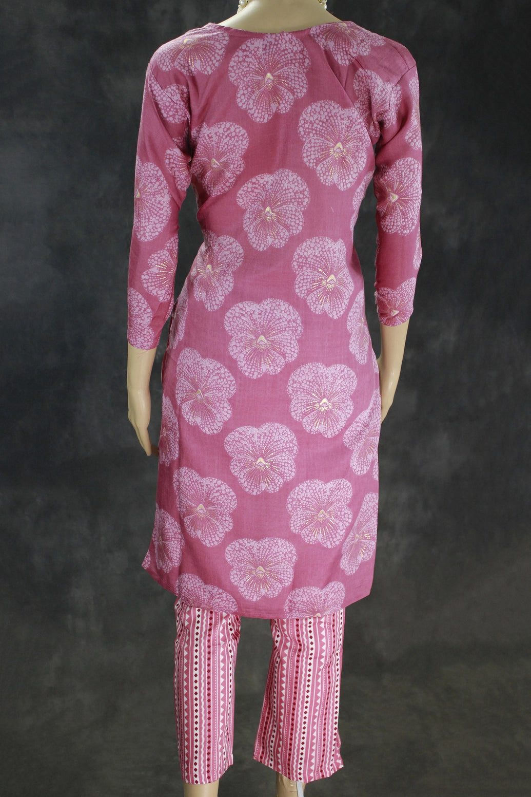 Onion Pink Floral 2-Piece Kurta Set with Elasticated Printed Pants