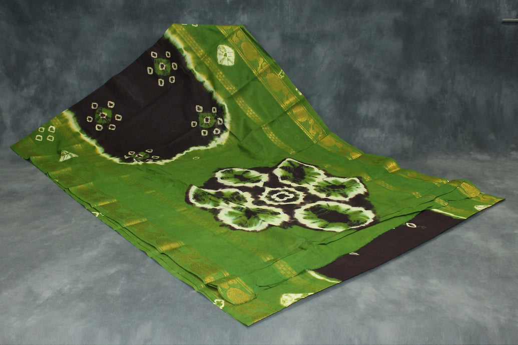 Pure Sungudi Cotton Bandhani Saree with Golden Zari Border - Dark Brown & Green