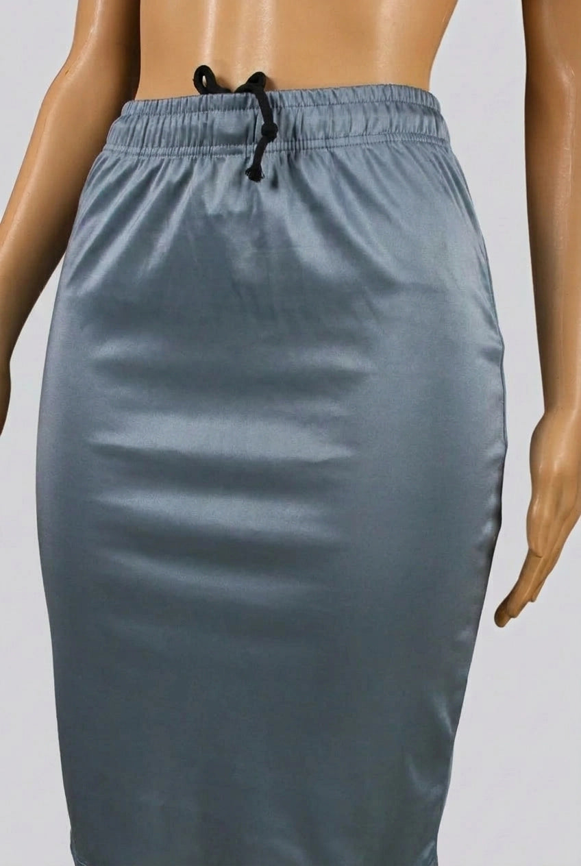 Grey Lycra Petticoat with Side Cut for Comfort Fit, Waist 30 in, Hip 42 in, Length 42 in
