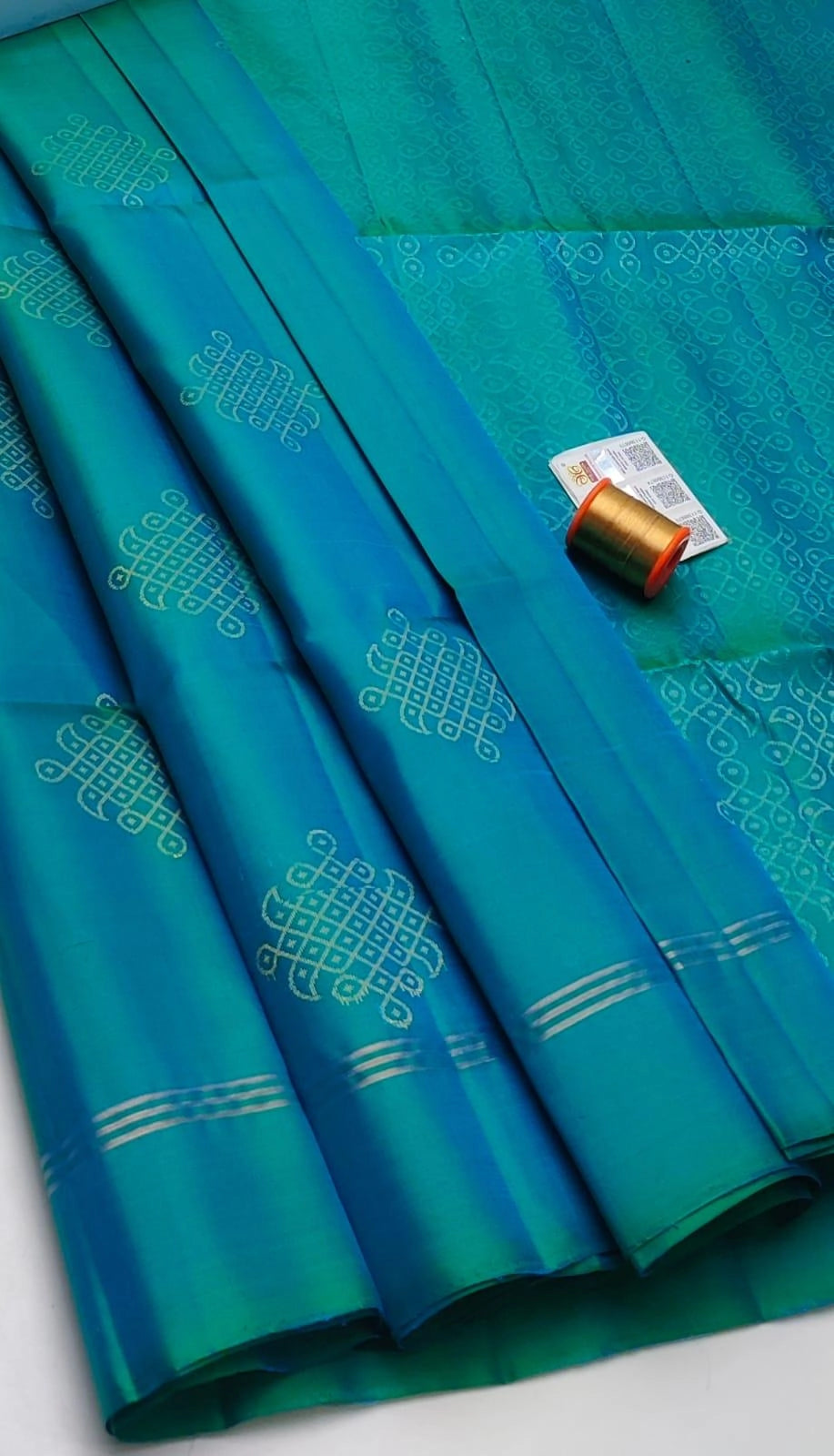 Rama Green Soft Silk Saree with Kolam Butta and Contrast Border for Women