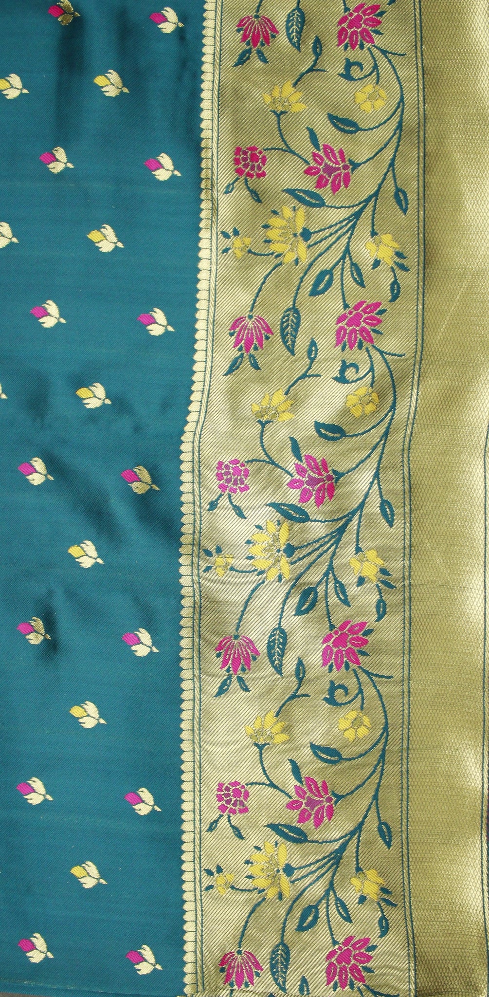 Kamal Paithani Silk Floral Pallu Saree with Design Border, Bottle Green Full Body Butties and Blouse