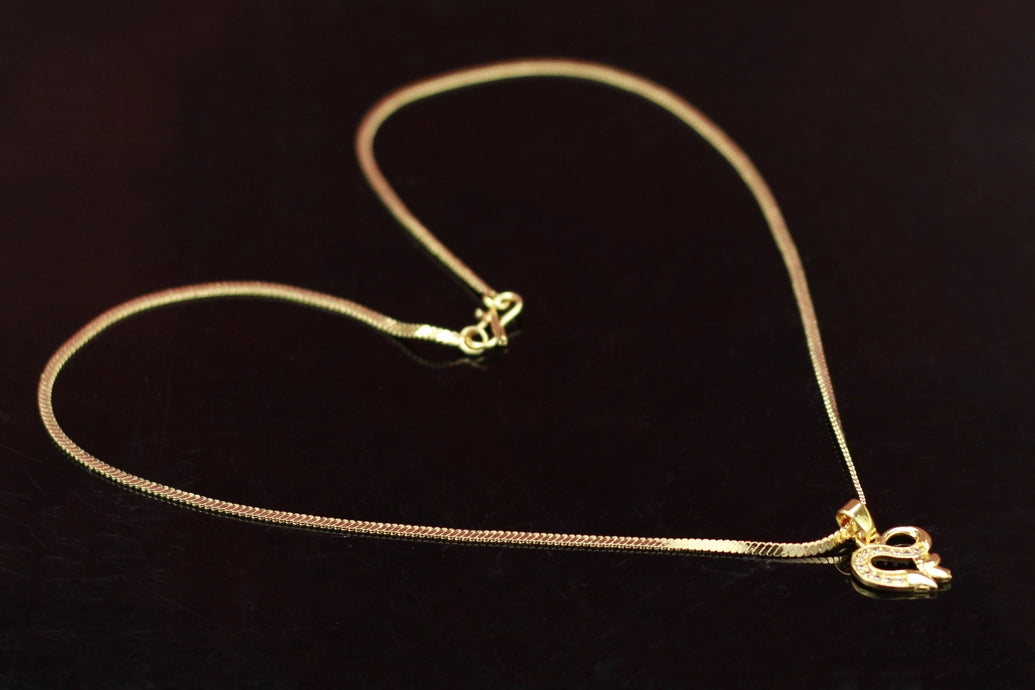 Gold-Tone Textured Chain Necklace with Pendant for Women, Elegant Ethnic Wear