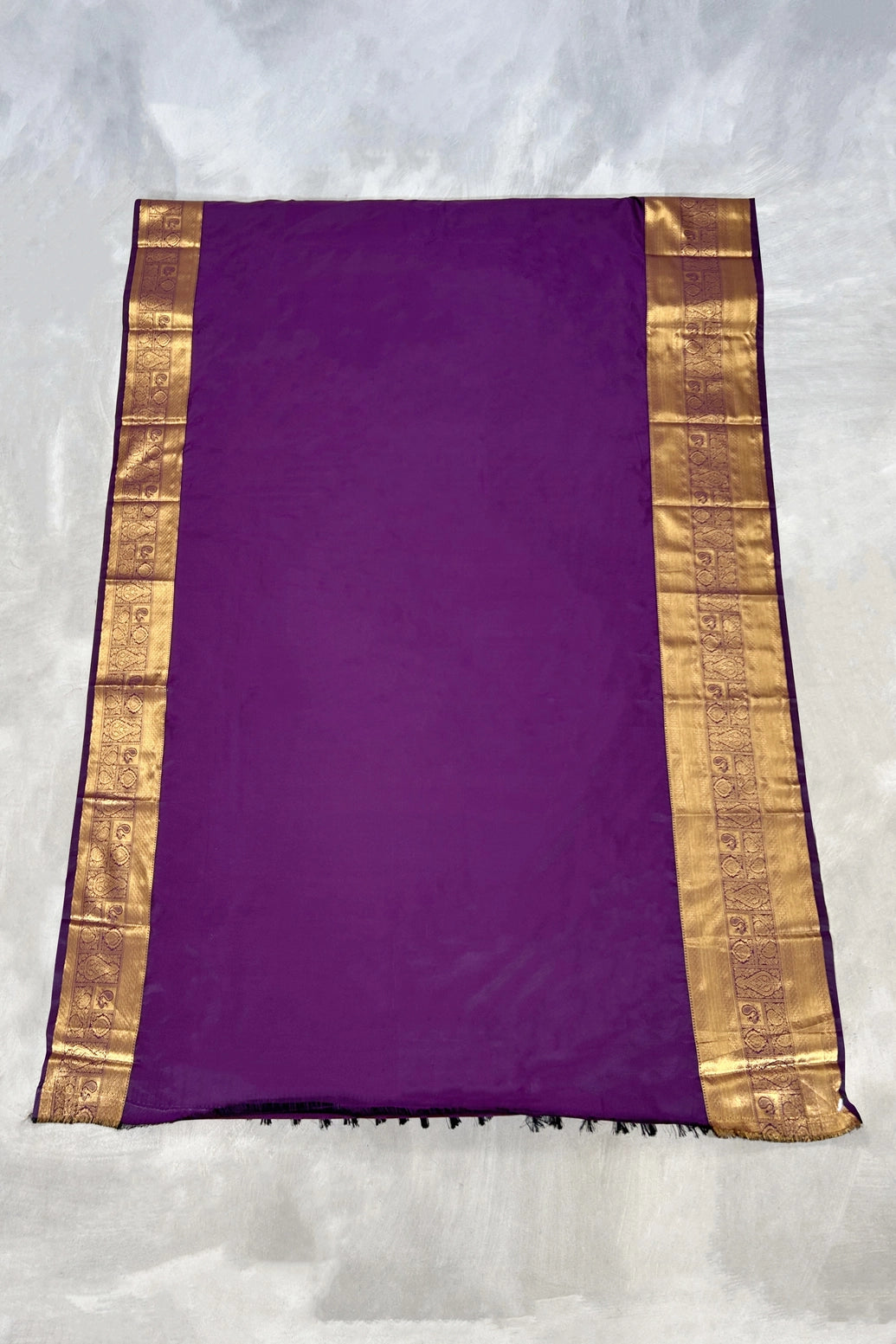 Purple Pure Silk Saree with Heavy Pallu and Traditional Border with Blouse Piece
