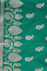 Green Soft Silk Banarasi Zari Saree with Floral and Mango Motifs, Contrast Border and Pallu, Tassels