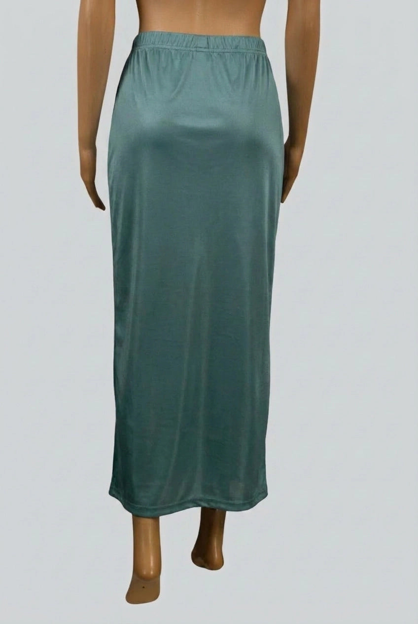 Grey Lycra Petticoat with Side Cut for Comfort Fit, Waist 30 in, Hip 42 in, Length 42 in