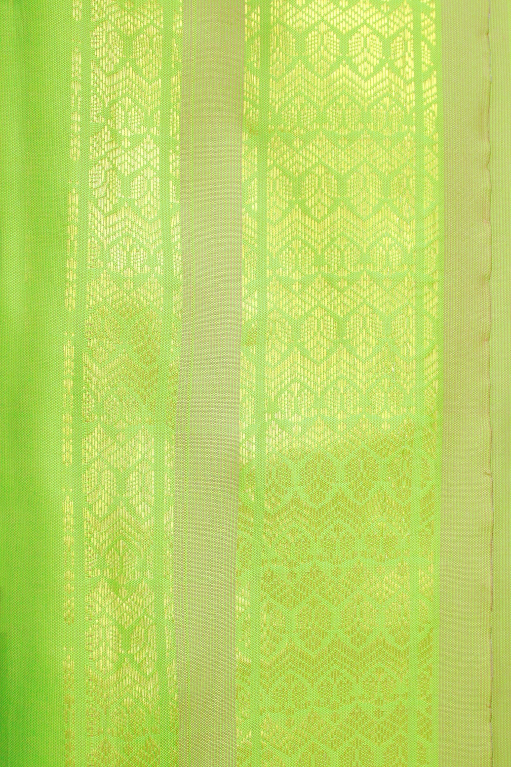 Light Green Ponnadai Poly Silk Jacquard Shawl with Tassels for Temple, Pooja & Functions | Traditional Dupatta