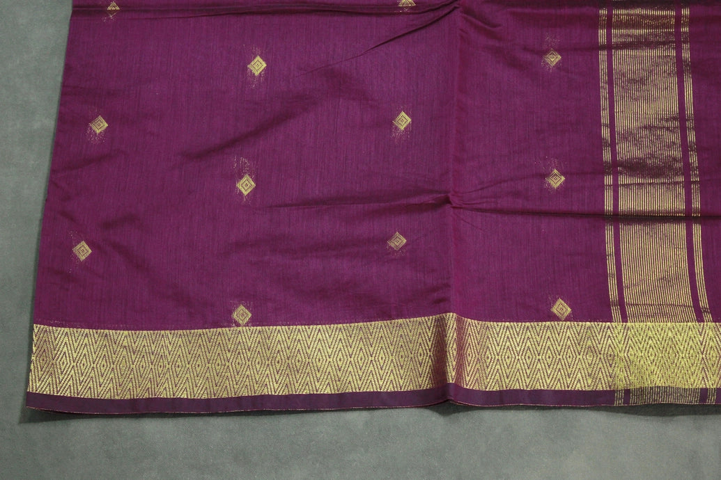 Purple Silk Cotton Saree with Zari Border and Comes with Blouse