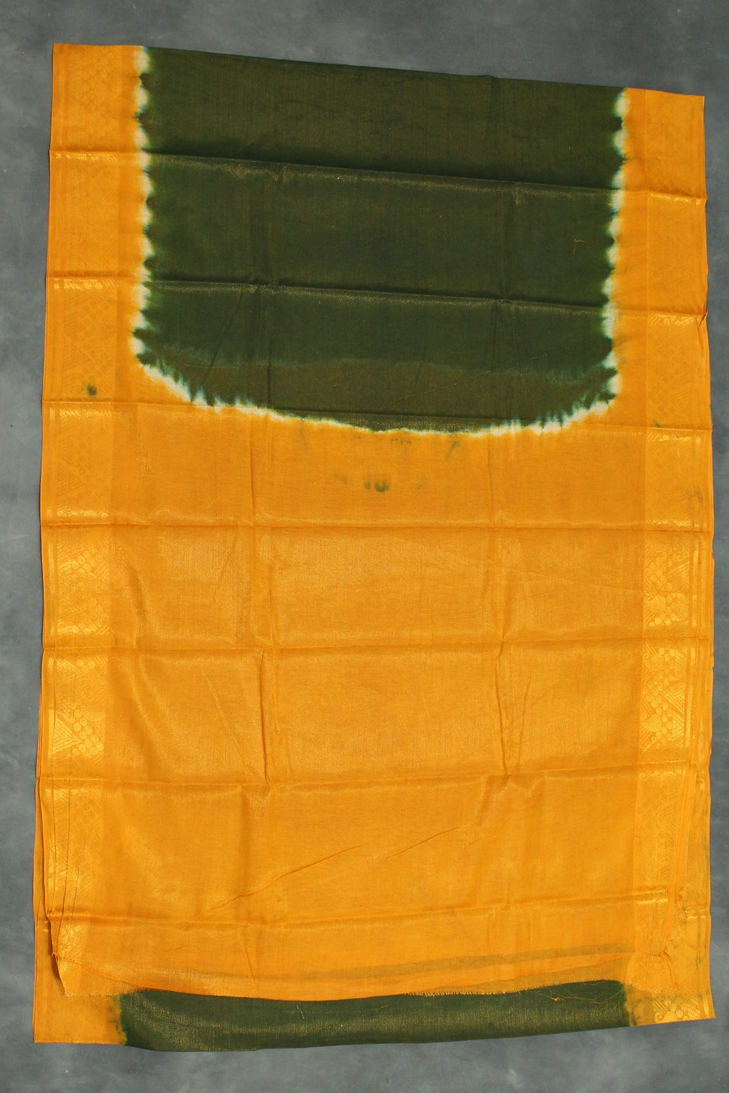 Mehendi Green Sungudi Cotton Saree with Gold Zari Border and Vaira Oosi Pattern Saree JCS Fashions