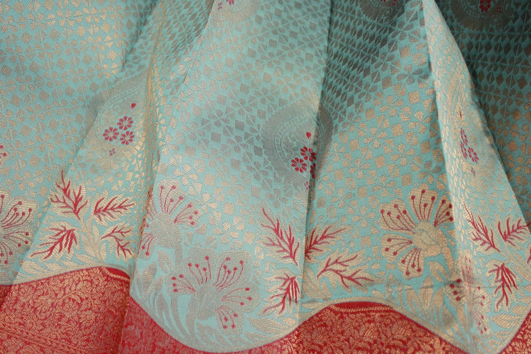 Pastel Blue Kubera Silk Pattu Saree with Design Border, Blouse Piece & Visiri Folding