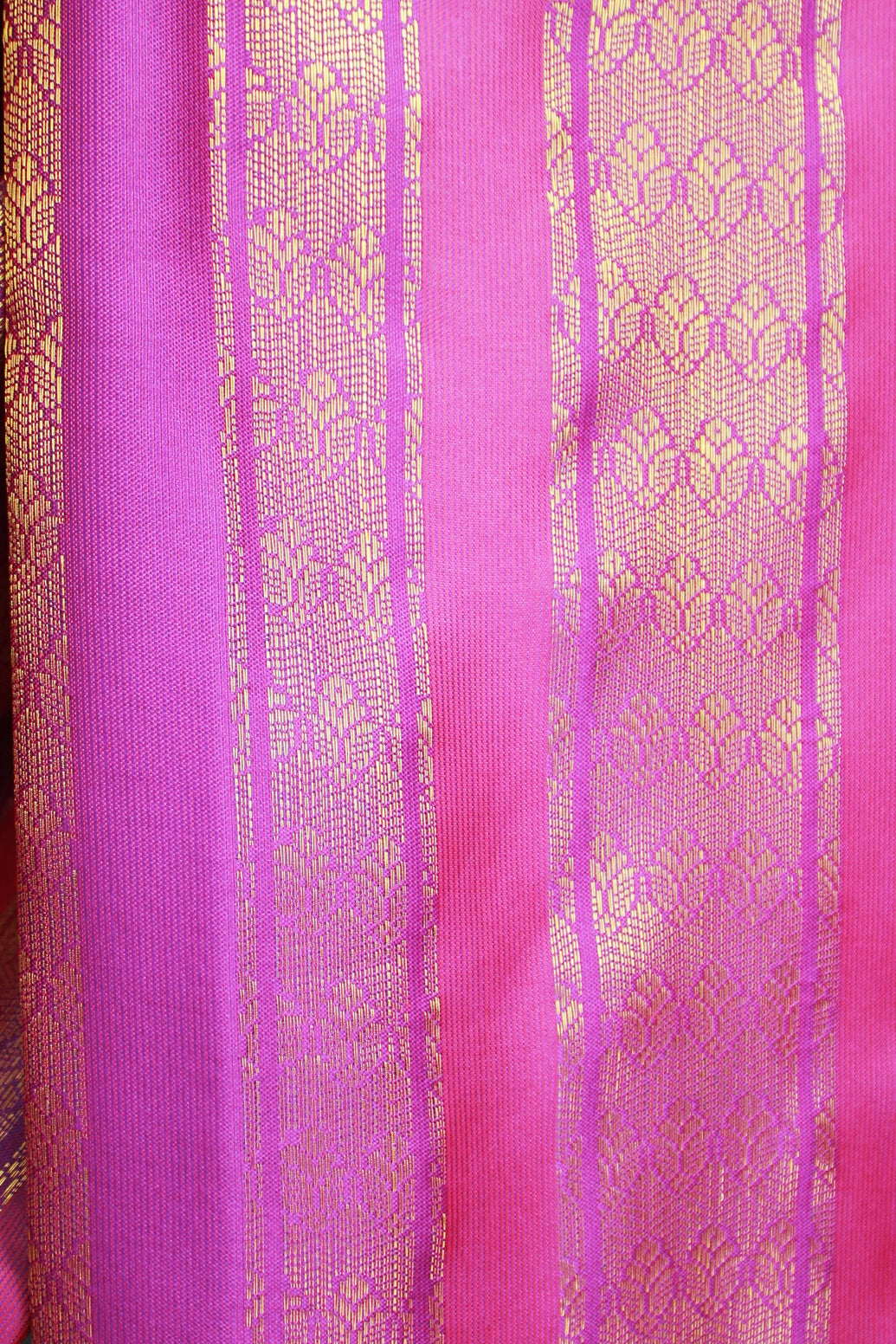 Purple Ponnadai Poly Silk Jacquard Shawl with Zari Pattern & Tassels for Temple and Wedding Functions (2m)