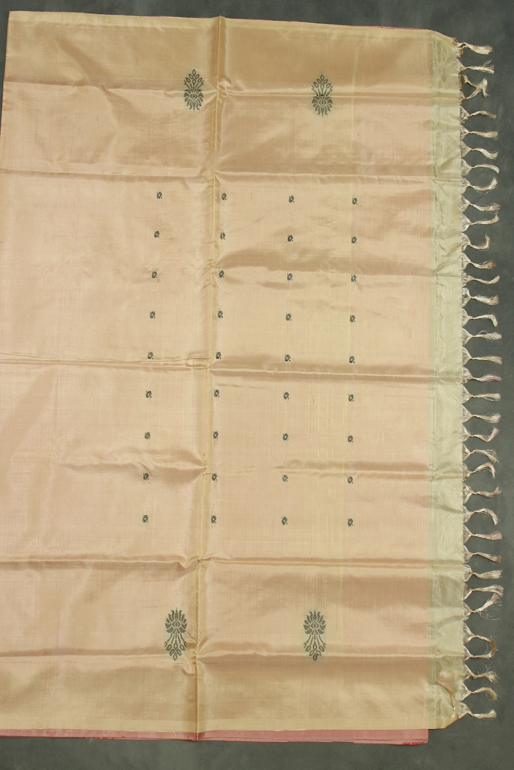 Biscuit Beige Vaazhai Naar (Banana Pith) Borderless Saree with Pink Pallu