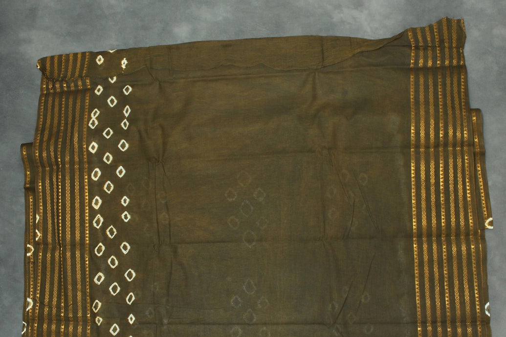 Grey Sungudi Cotton Bandhani Saree with Golden Zari Border and Unstitched Blouse
