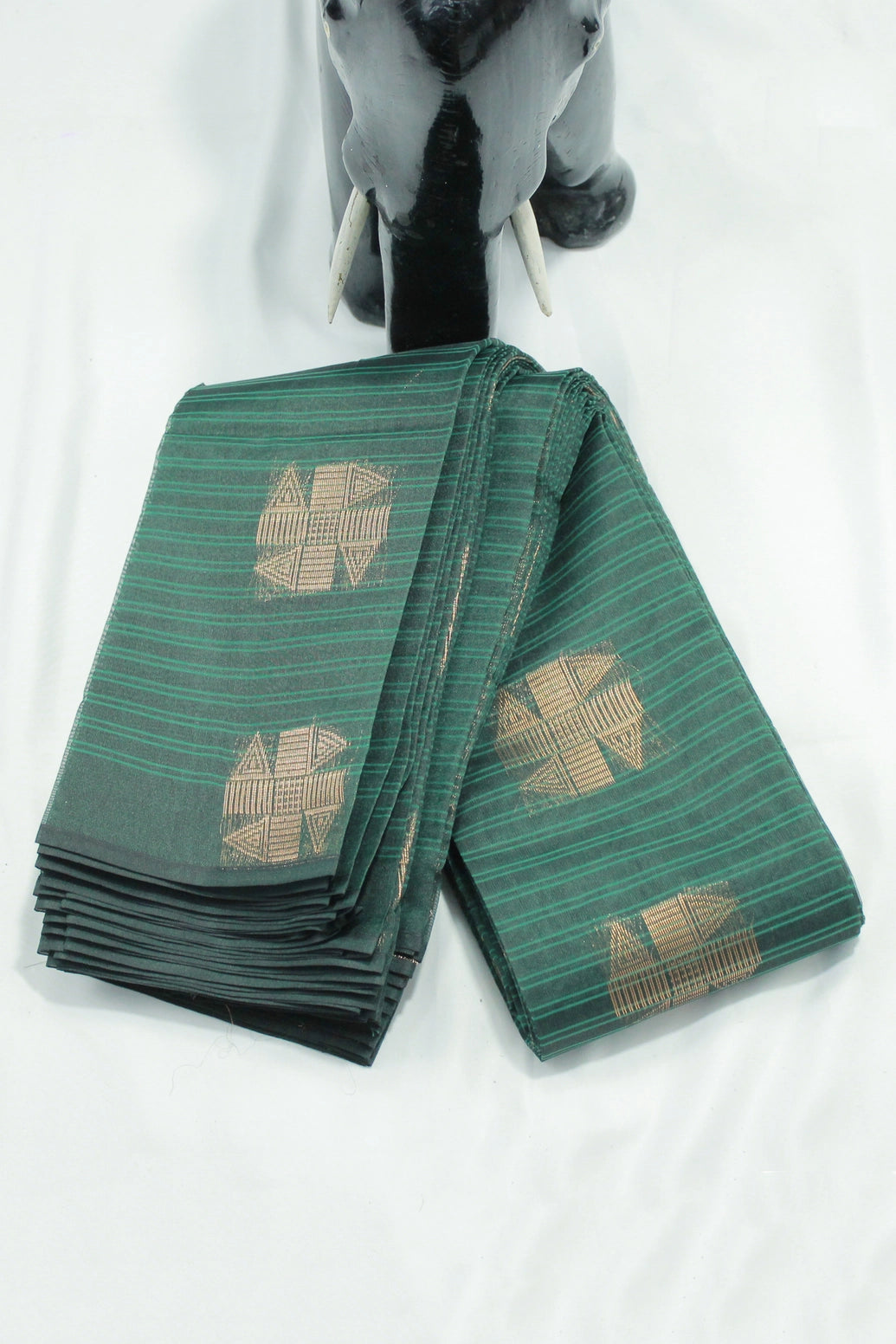 Bottle Green Silk Cotton Saree with Zari Border, Borderless Look, Comes with Blouse