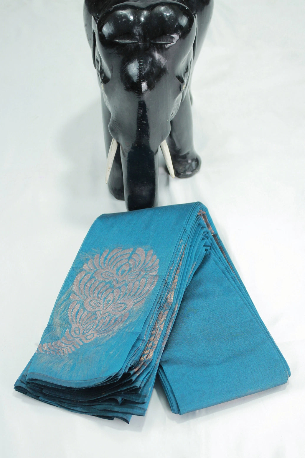 Blue Silk Cotton Saree with Zari Borderless Design and Blouse Piece