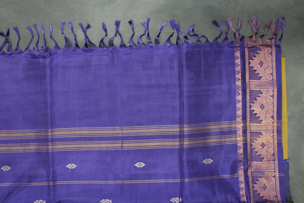 Banana pith/ Vaazhai naar saree with beautiful Zari border, Comes with full body small butta,  
No blouse piece
