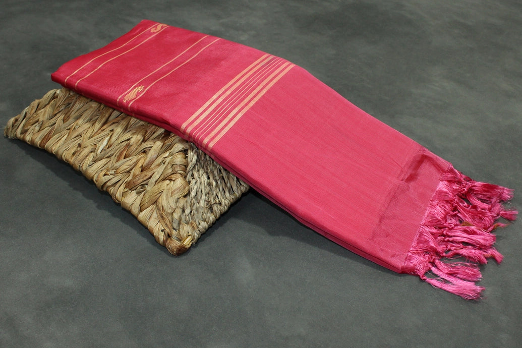 Vaazhai Naar (Banana Pith) Light Yellow Saree with Pink Pallu and Small Butta Motifs - Borderless Traditional Saree