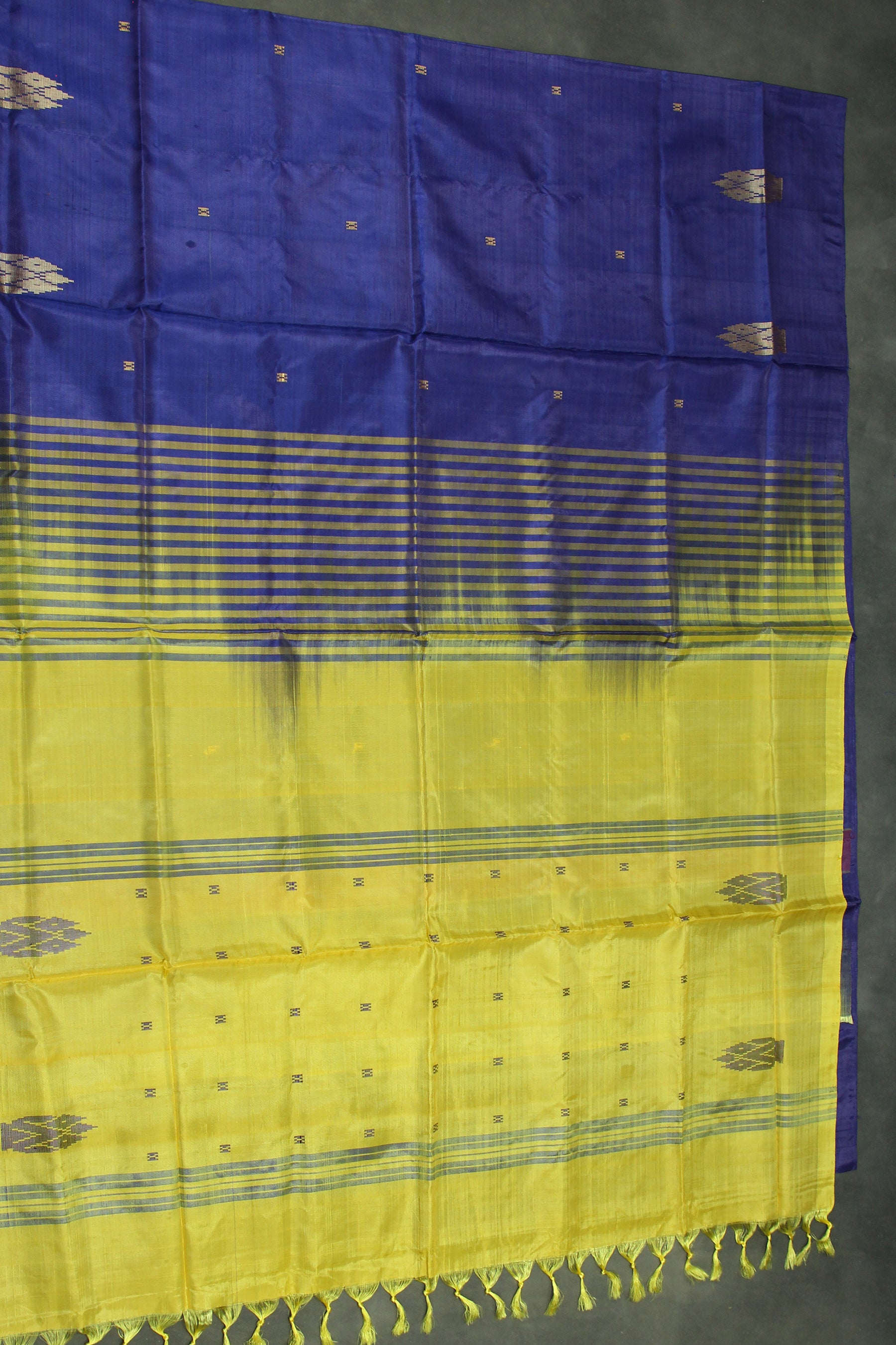 Handwoven Lemon Yellow Vaazhai Naar (Banana Pith) Borderless Saree with Deep Blue Pallu - Lemon Yellow