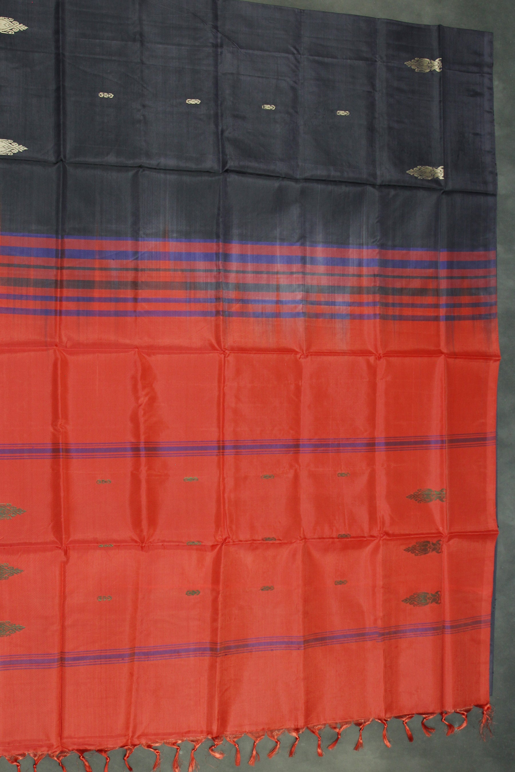 Red Vaazhai Naar (Banana Pith) Borderless Saree with Small Butta and Contrast Stripes - Traditional South Indian Weave