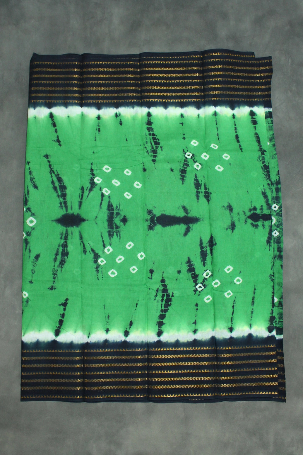 Green Sungudi Cotton Bandhani Saree with Golden Zari Border- 5.5m Saree JCS Fashions