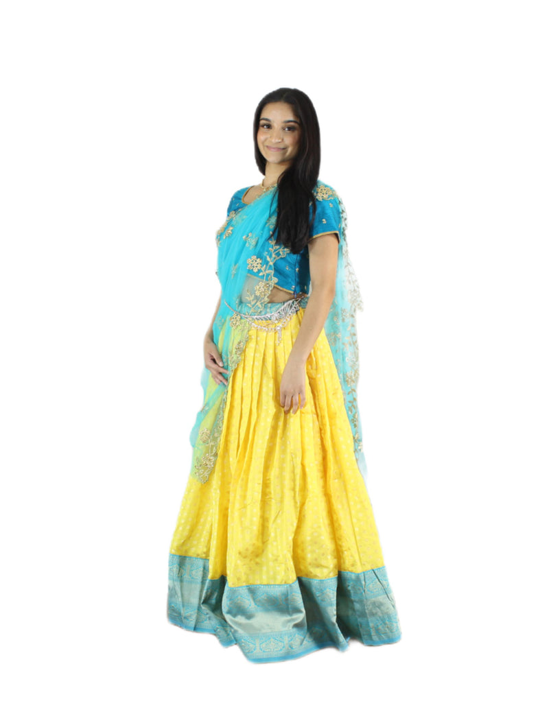 Exquisite Lehenga Set with Soft Silk Thread Weaving And Contrast Border