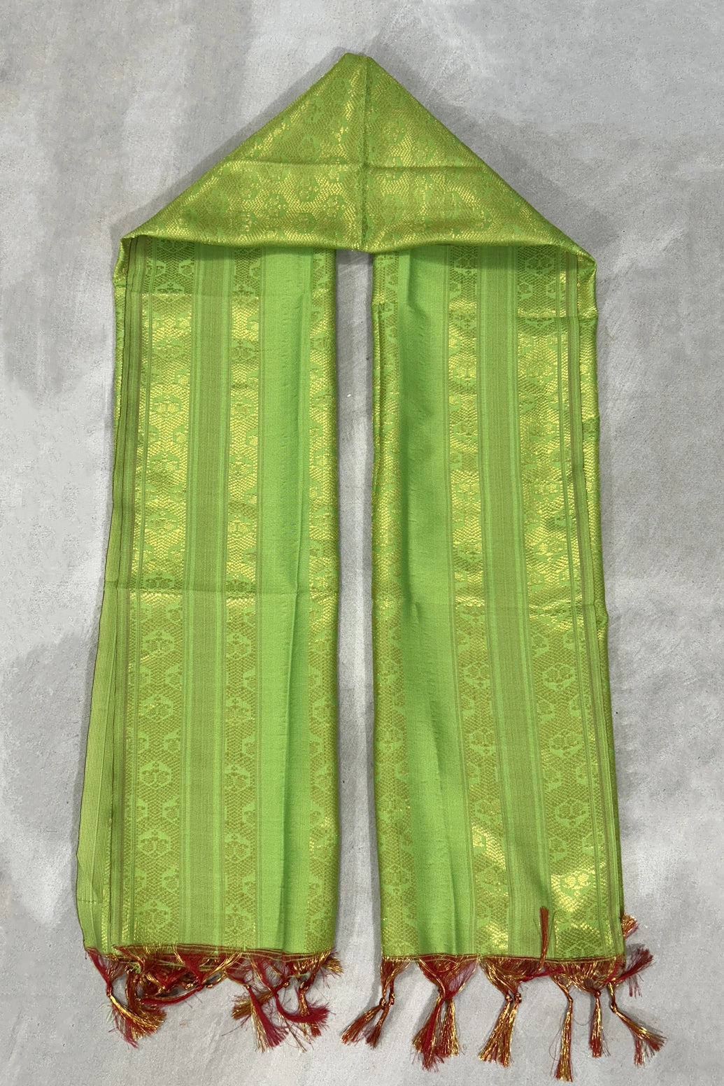 Parrot Green Ponnadai Poly Silk Jacquard Temple Shawl with Zari Pattern and Tassels | South Indian Function Dupatta