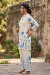 Cream Khadi Rayon Floral Mandarin Collar Kurti with Elastic Waist Pant Co-ord Set (2 pcs) — side pose